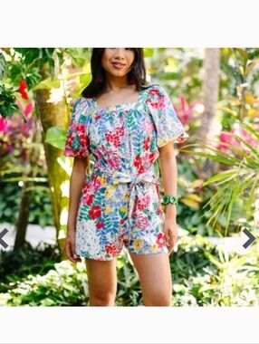 NWT Women's entro Square neck offWhite Floral Romper, L